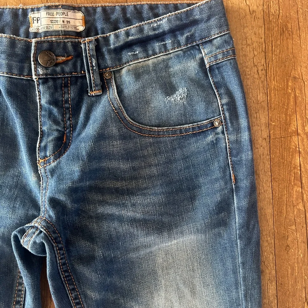 Free People Distressed Skinny Jeans W25 | Mid Rise Stretch Medium Wash - Picture 7 of 12